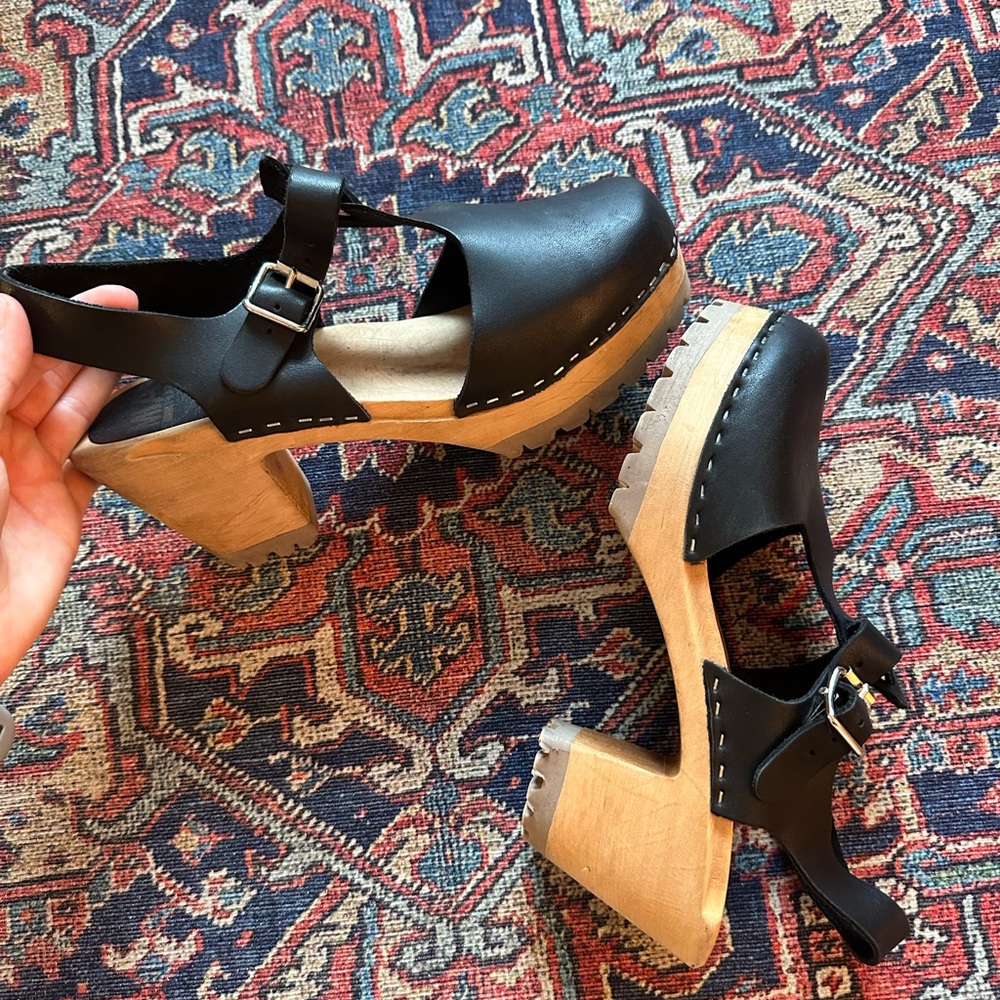 MIA Abba Womens Size 9 Shoe Black Leather Slingback Swedish Clog Heel Sandals